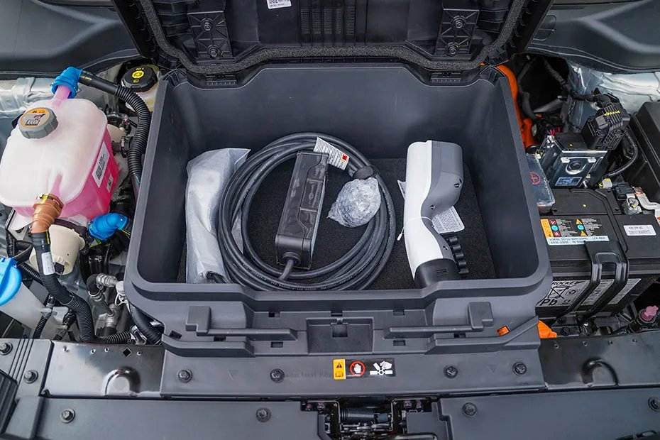 Kia Carens Clavis EV X-Line ER 6Str - Image 48